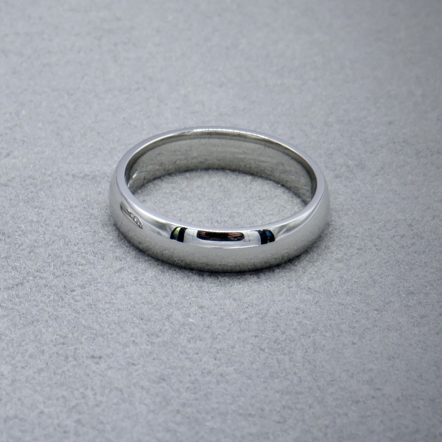 plain platinum court wedding band