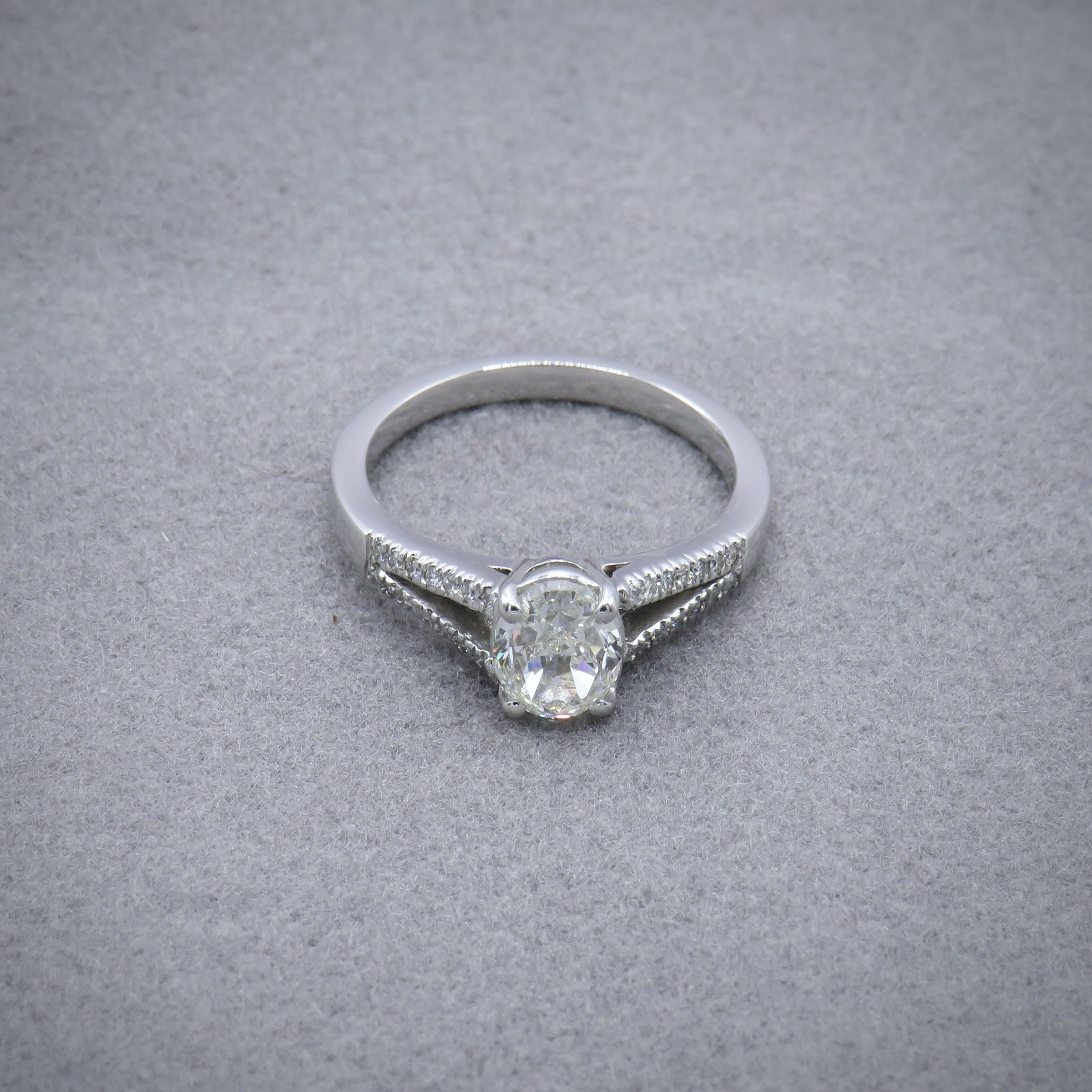Diamond ring in white metal